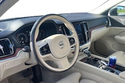 musta Volvo V60 2019 kuva 3.