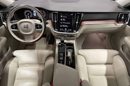 musta Volvo V60 2019 kuva 9.