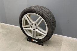 musta Volvo V60 2019 kuva 14.