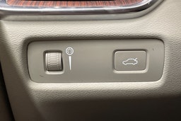 musta Volvo V60 2019 kuva 20.