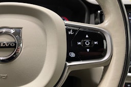 musta Volvo V60 2019 kuva 22.