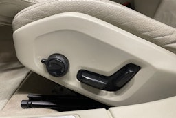 musta Volvo V60 2019 kuva 24.