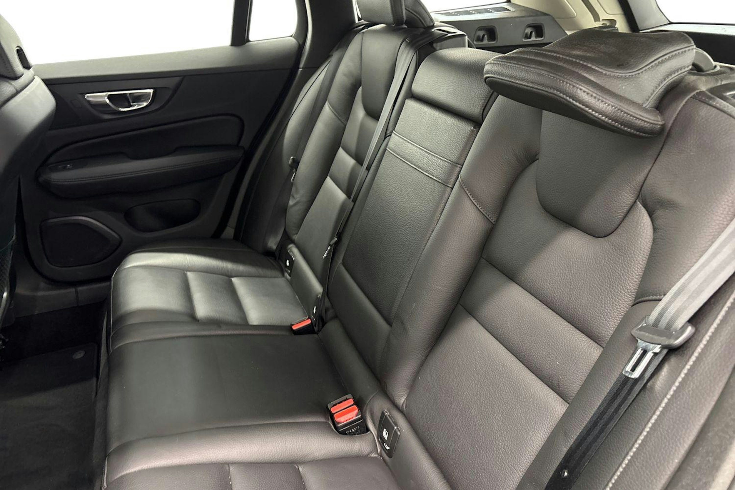 harmaa Volvo V60 2019 kuva 10.