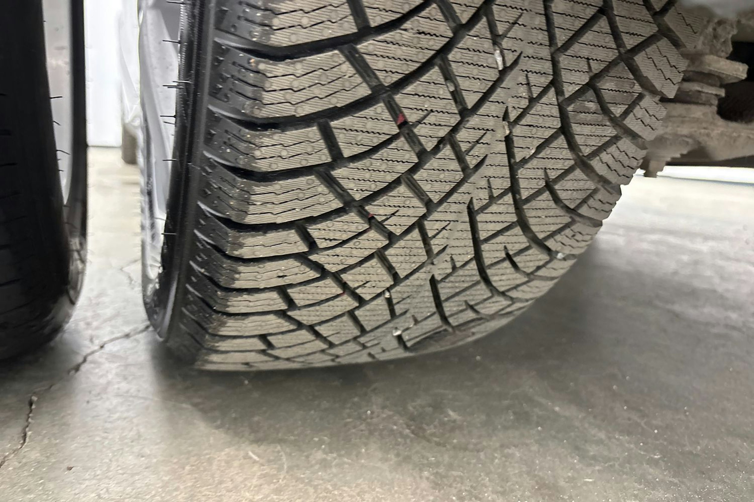 harmaa Volvo V60 2019 kuva 14.