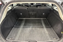 harmaa Volvo V60 2019 kuva 15.