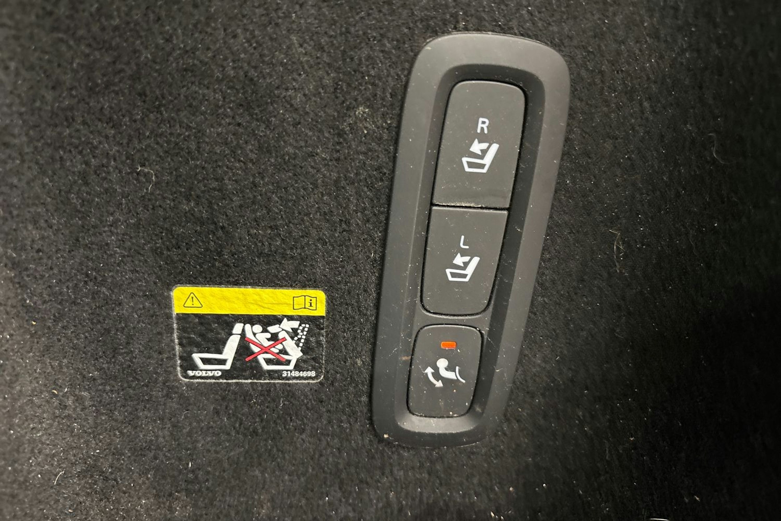 harmaa Volvo V60 2019 kuva 16.