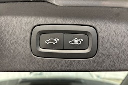 harmaa Volvo V60 2019 kuva 17.