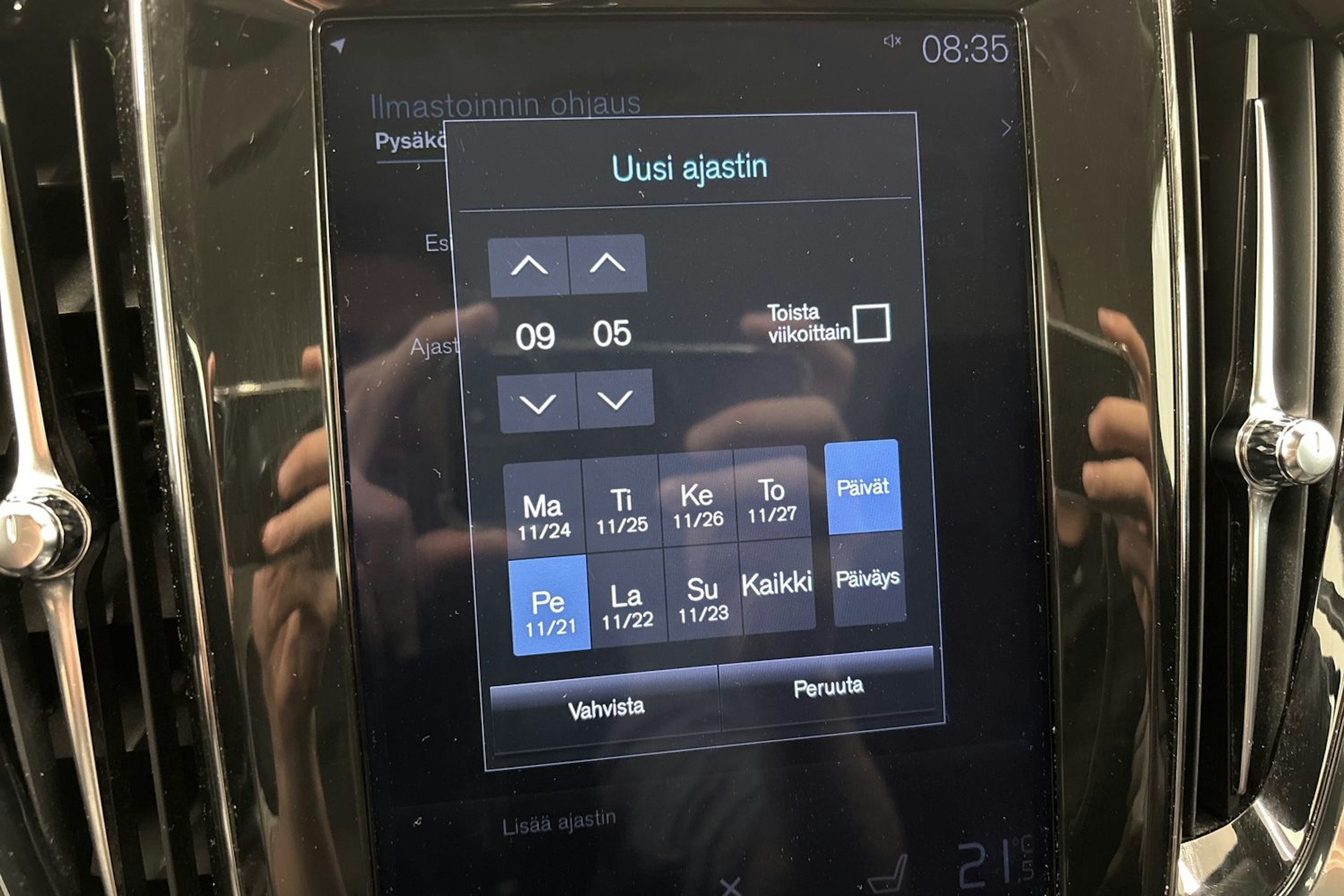 harmaa Volvo V60 2019 kuva 22.