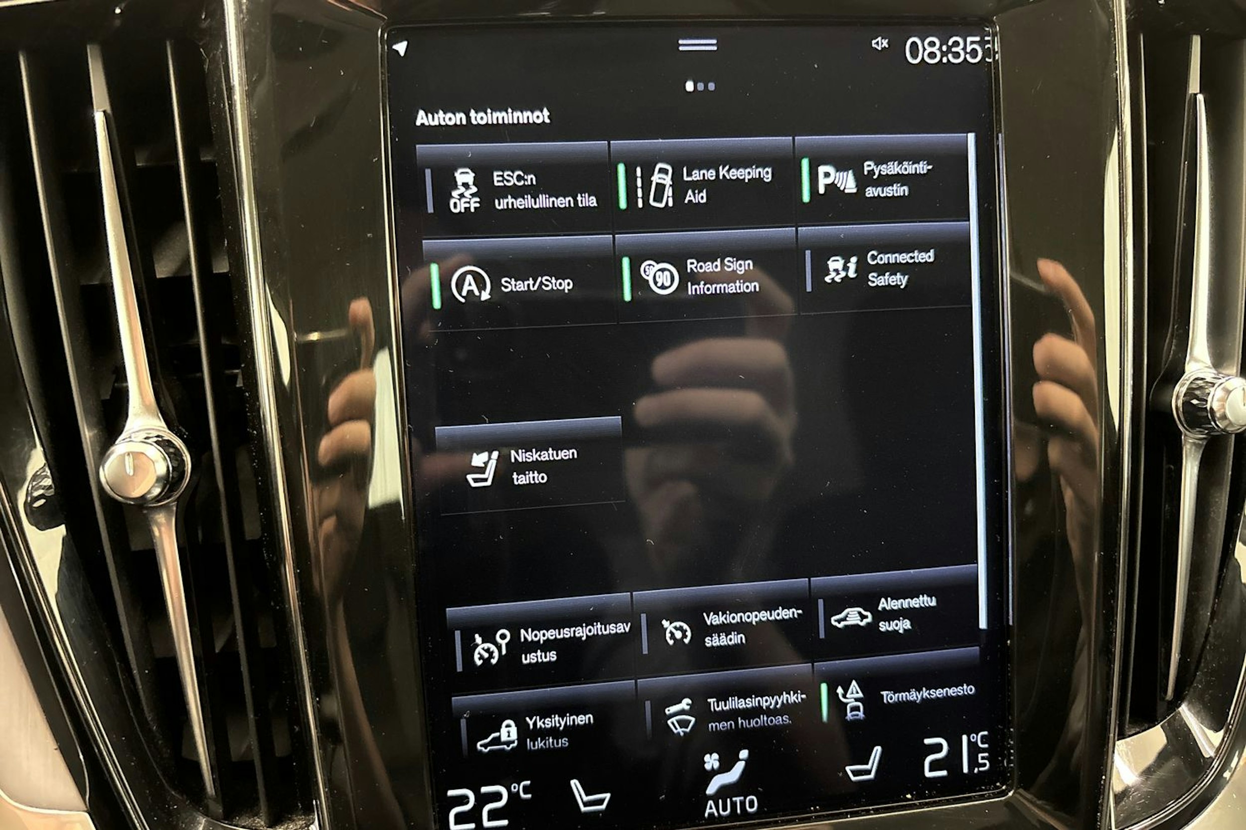 harmaa Volvo V60 2019 kuva 23.