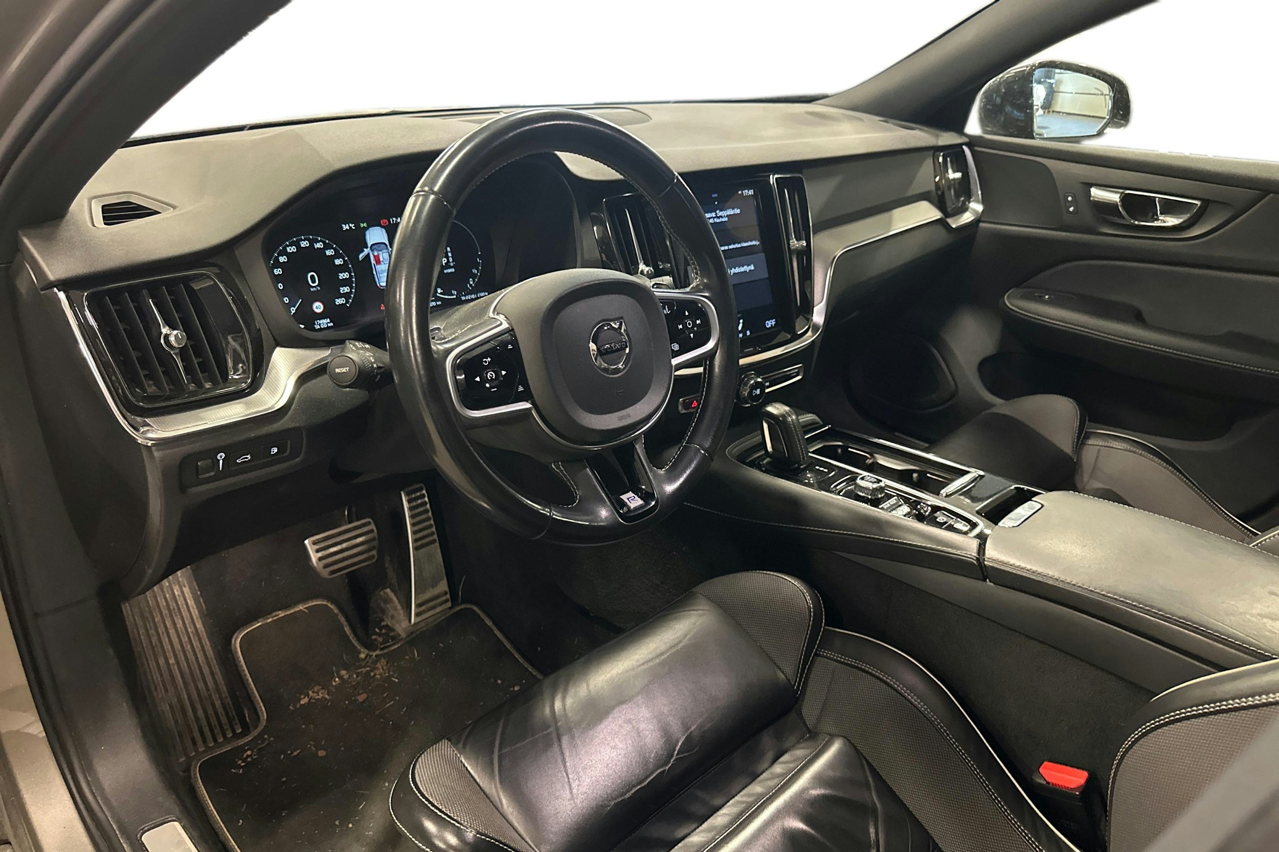 ruskea (beige) Volvo V60 2019 kuva 3.