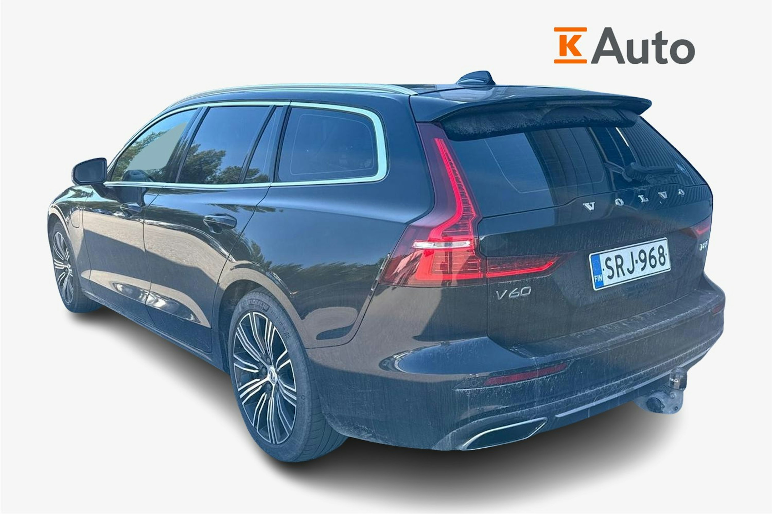 musta Volvo V60 2019 kuva 2.