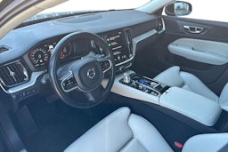 musta Volvo V60 2019 kuva 3.
