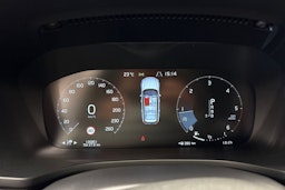 valkoinen Volvo V60 2019 kuva 17.