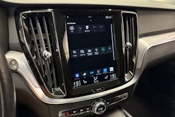 valkoinen Volvo V60 2019 kuva 19.