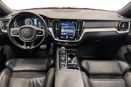 punainen Volvo V60 2019 kuva 9.