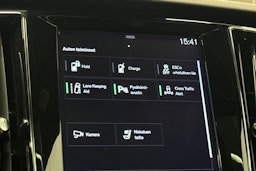 punainen Volvo V60 2019 kuva 29.