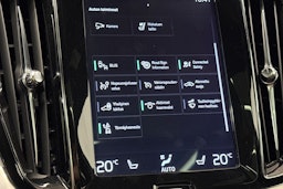 punainen Volvo V60 2019 kuva 30.