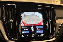 punainen Volvo V60 2019 kuva 34.