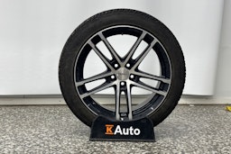 punainen Volvo V60 2019 kuva 39.