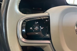 valkoinen Volvo V60 2019 kuva 12.