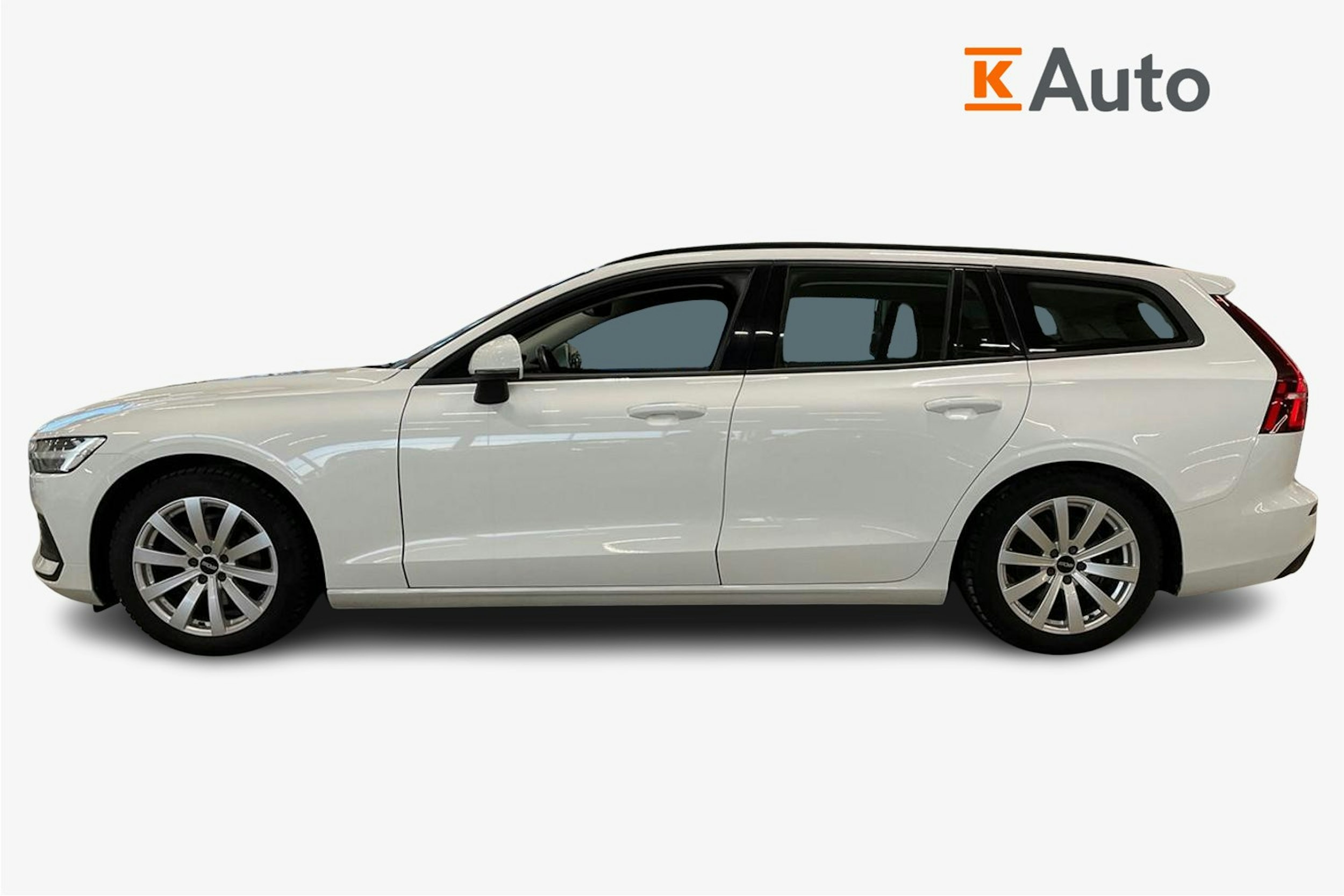 valkoinen Volvo V60 2019 kuva 6.