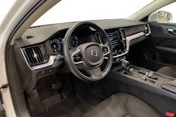 valkoinen Volvo V60 2019 kuva 7.