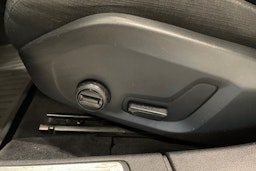 valkoinen Volvo V60 2019 kuva 15.