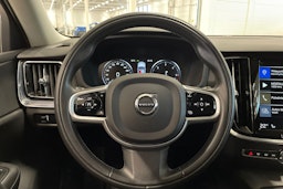 valkoinen Volvo V60 2019 kuva 16.