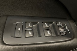 valkoinen Volvo V60 2019 kuva 31.