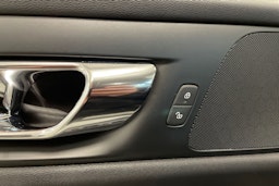 valkoinen Volvo V60 2019 kuva 32.