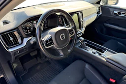 musta Volvo V60 2019 kuva 3.