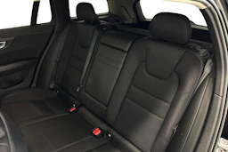 musta Volvo V60 2019 kuva 8.