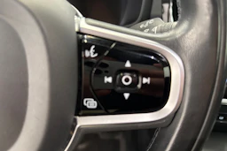musta Volvo V60 2019 kuva 15.
