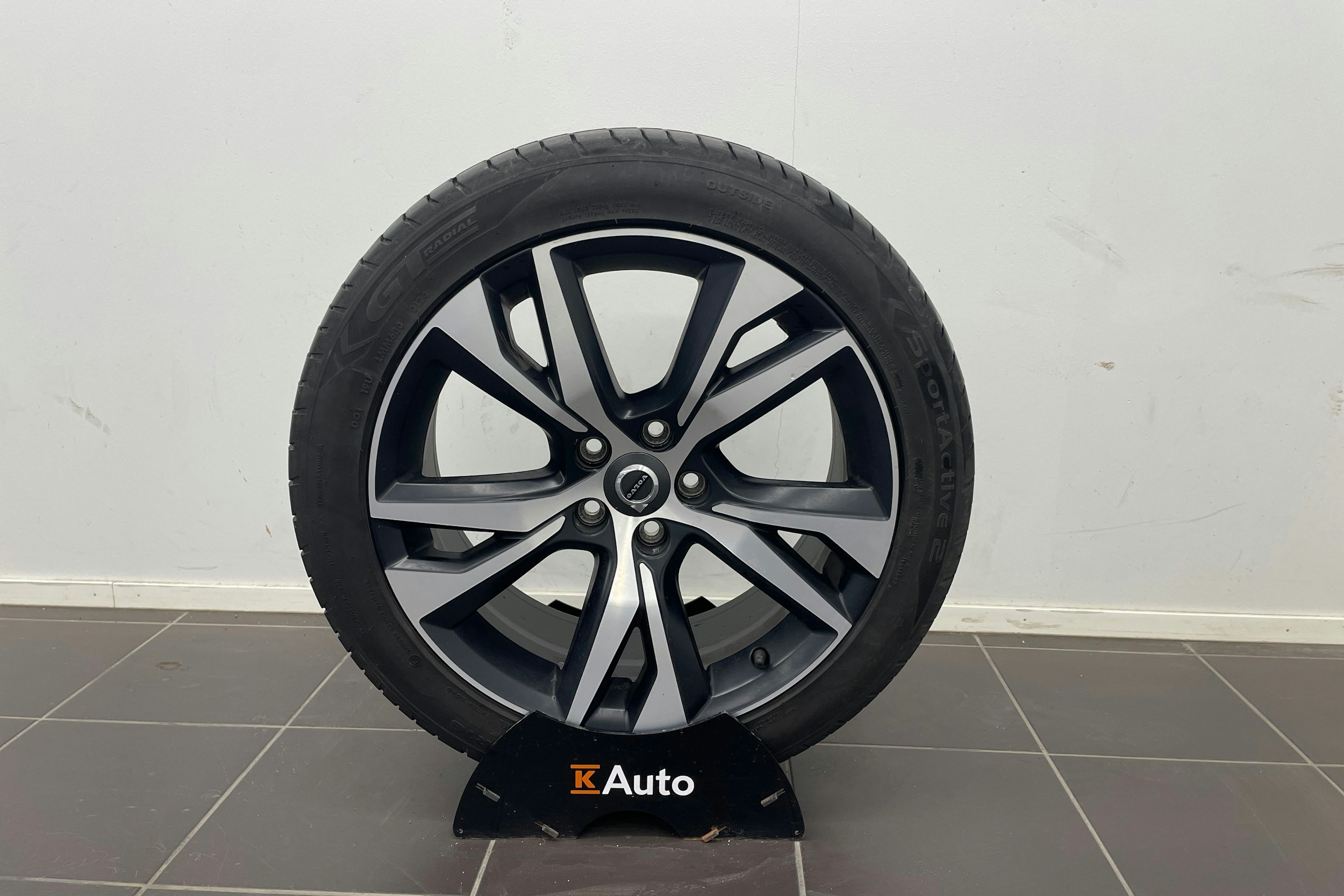 met. sininen Volvo V60 2020 kuva 13.