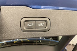 met. sininen Volvo V60 2020 kuva 17.