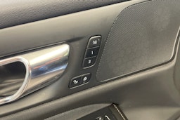 met. sininen Volvo V60 2020 kuva 21.