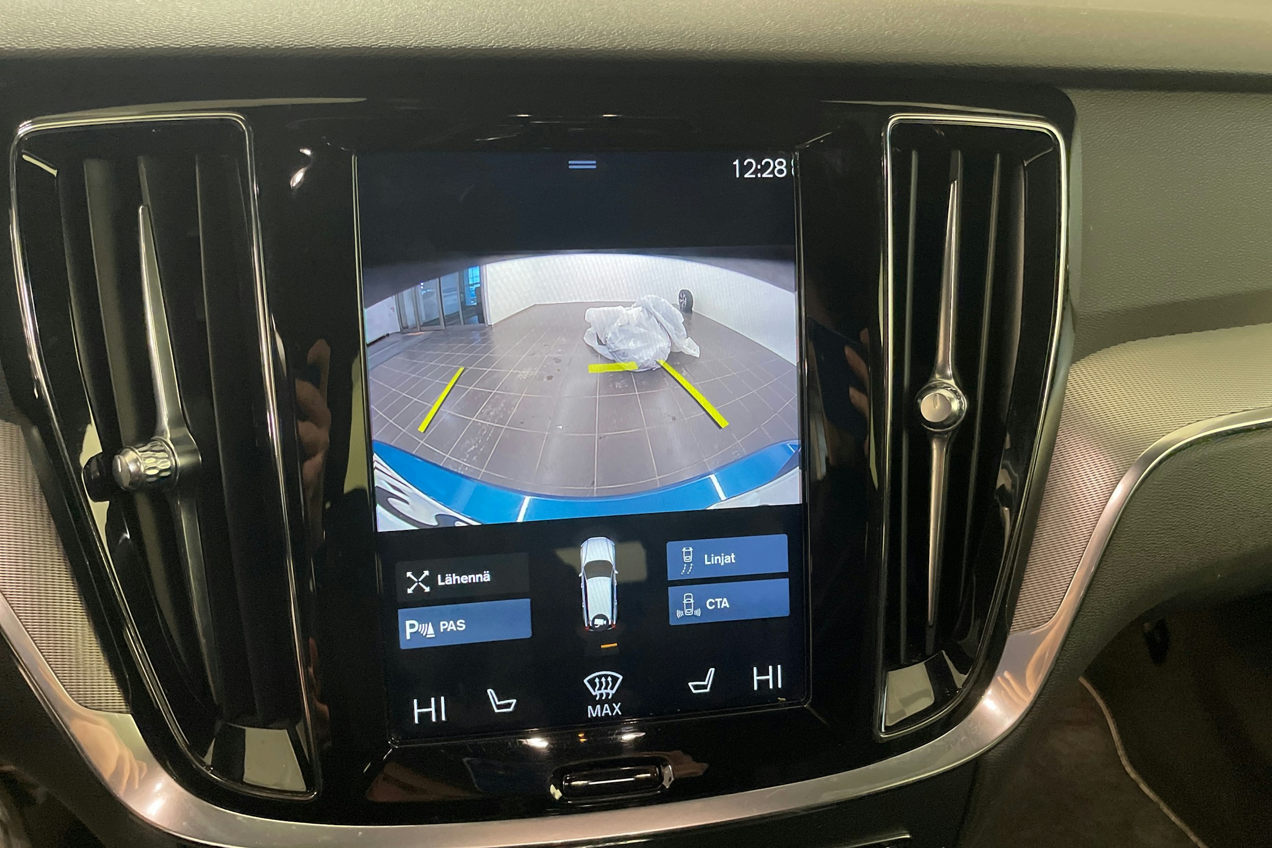 met. sininen Volvo V60 2020 kuva 23.