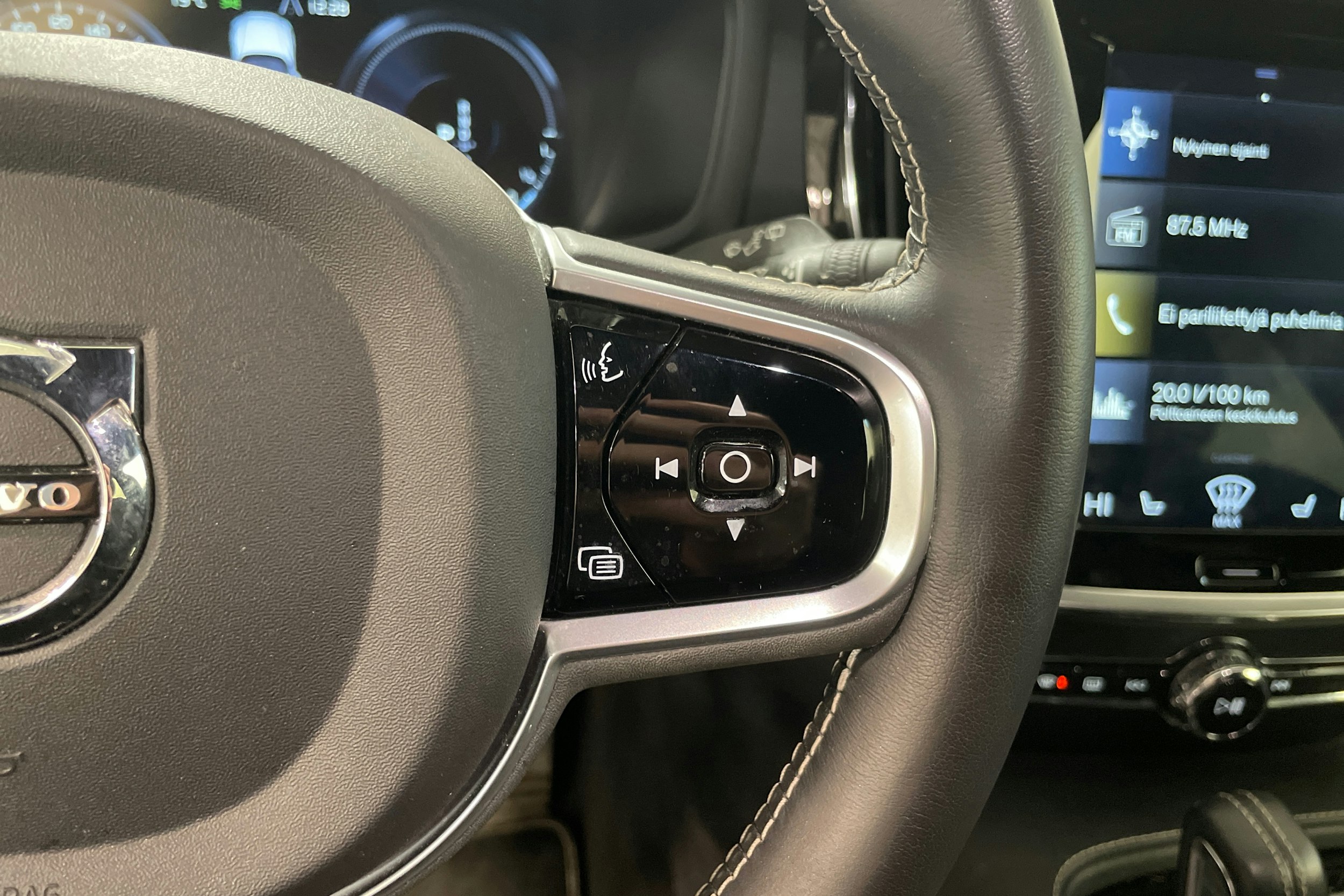 met. sininen Volvo V60 2020 kuva 26.