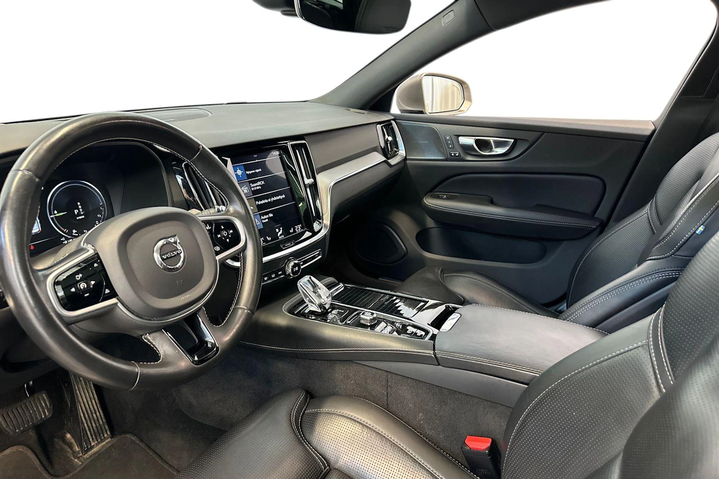 harmaa Volvo V60 2020 kuva 6.