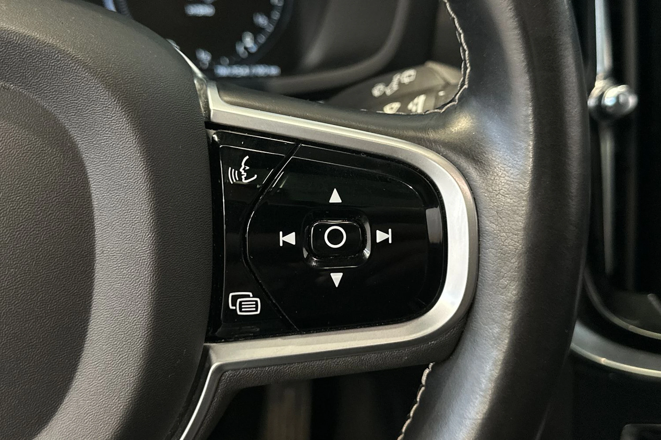 harmaa Volvo V60 2020 kuva 22.