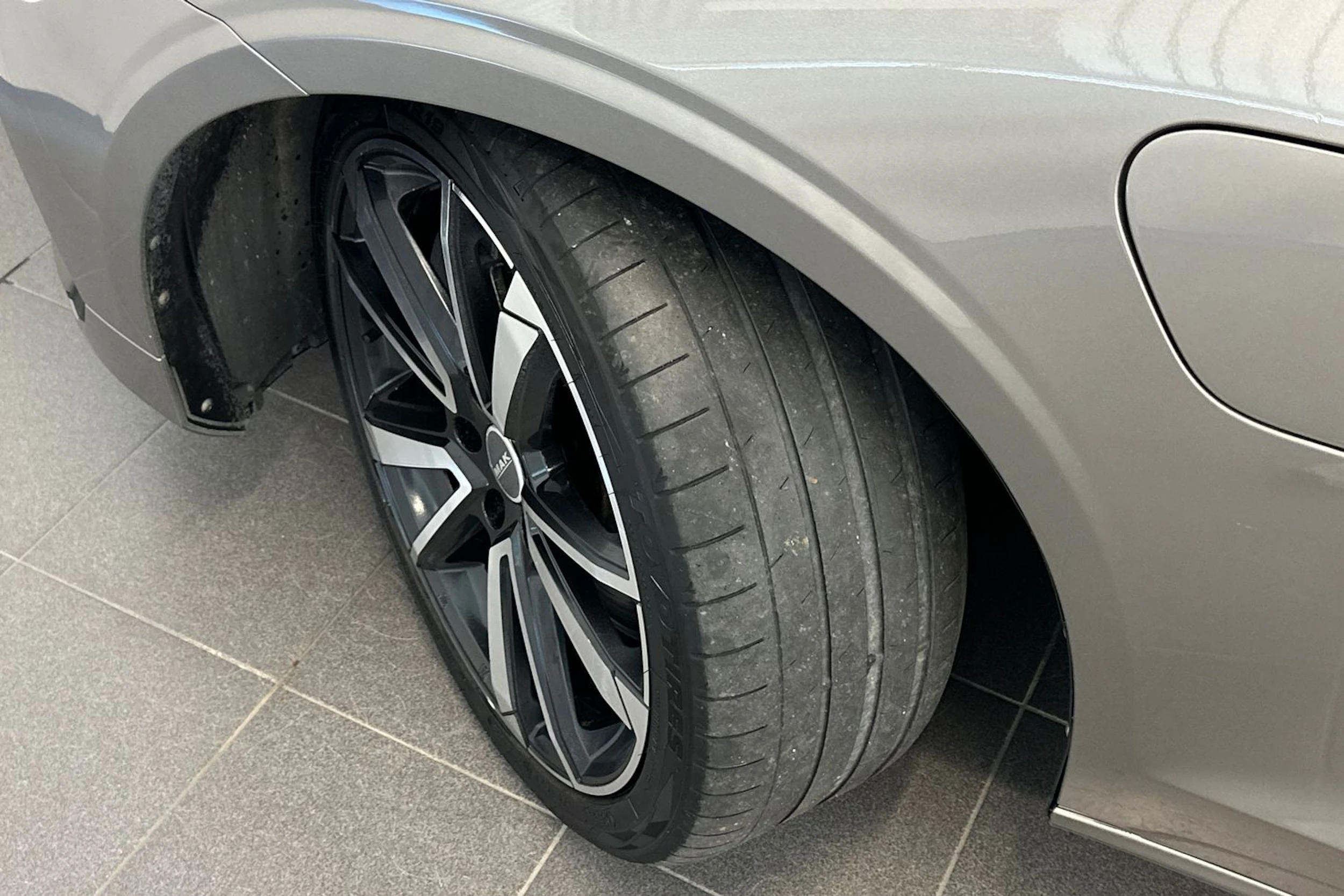 harmaa Volvo V60 2020 kuva 35.