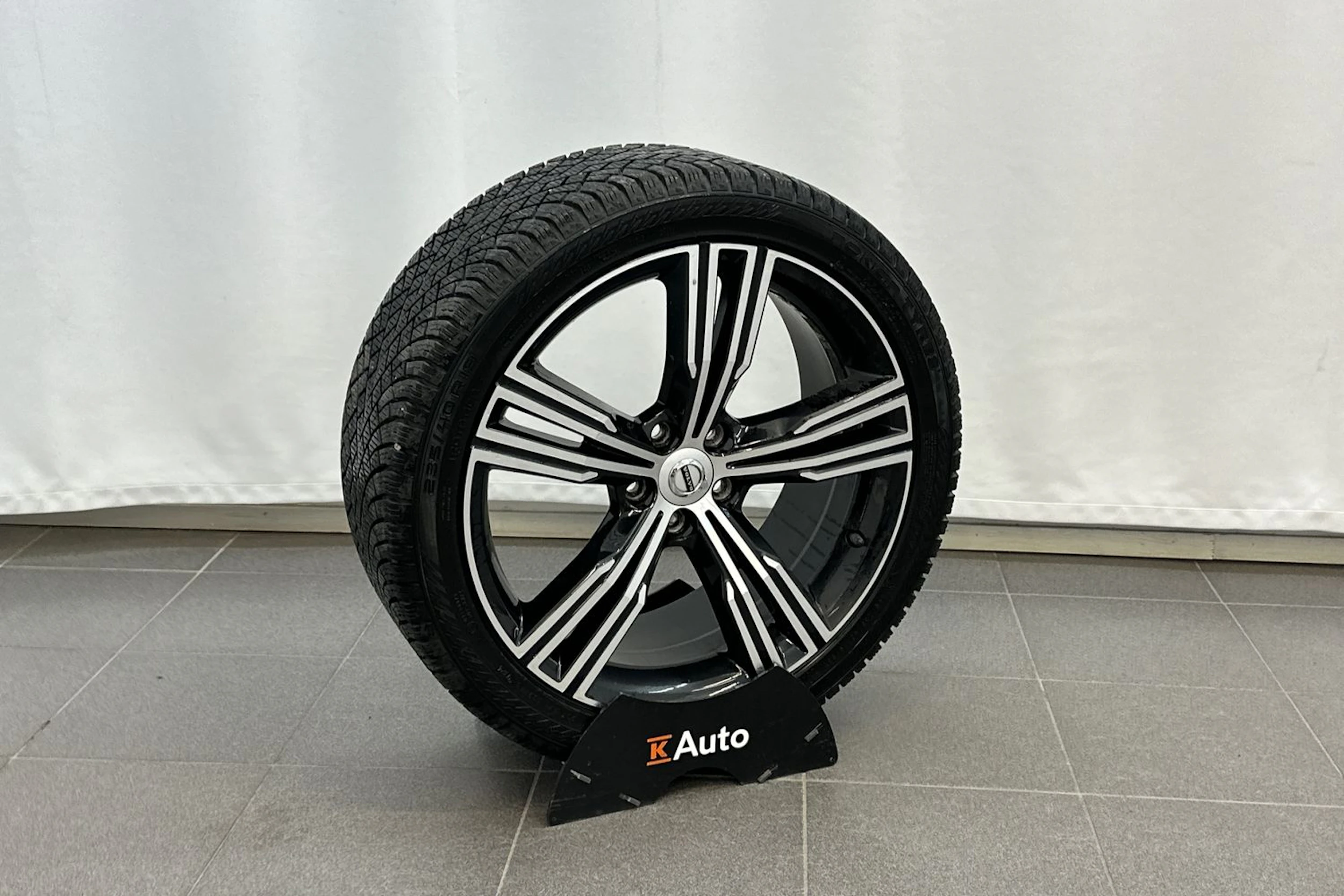 harmaa Volvo V60 2020 kuva 36.