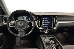 met. musta Volvo V60 2020 kuva 7.