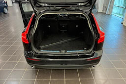 met. musta Volvo V60 2020 kuva 11.