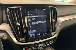 met. musta Volvo V60 2020 kuva 18.