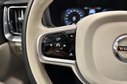 musta Volvo V60 2020 kuva 14.