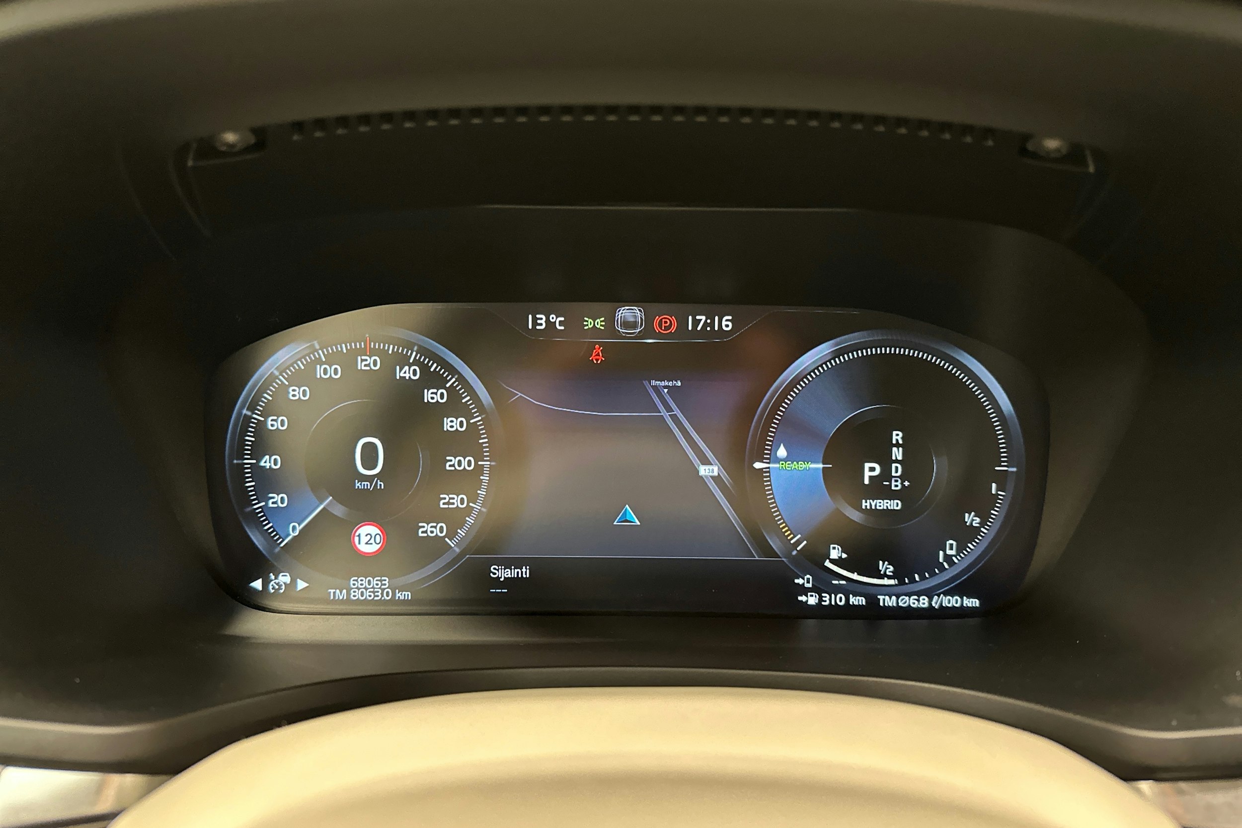 musta Volvo V60 2020 kuva 16.