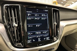 musta Volvo V60 2020 kuva 20.