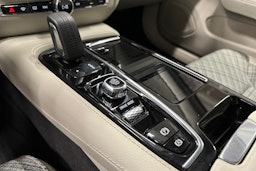 musta Volvo V60 2020 kuva 24.