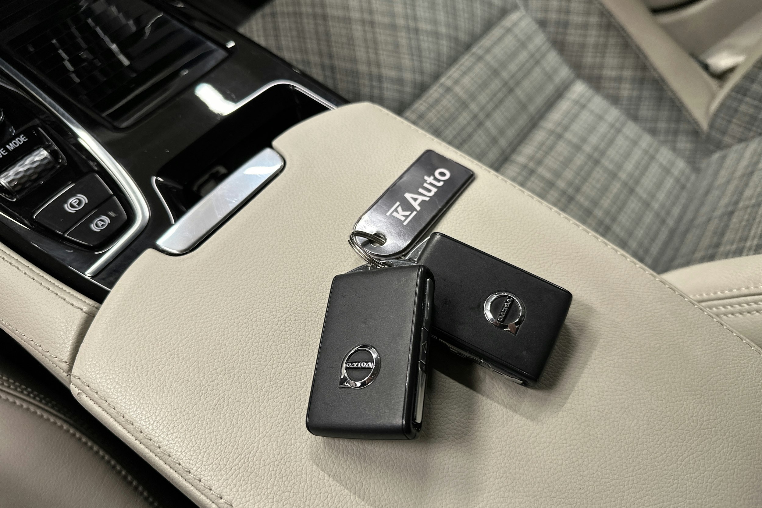 musta Volvo V60 2020 kuva 29.